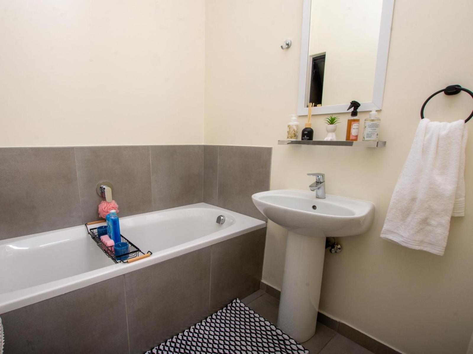 Elegance At Waterfall Ridge * Midrand